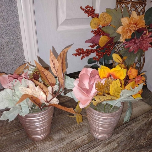 Fall decor. Ceramic pumpkins / candle holders, floral accents - Picture 2 of 2